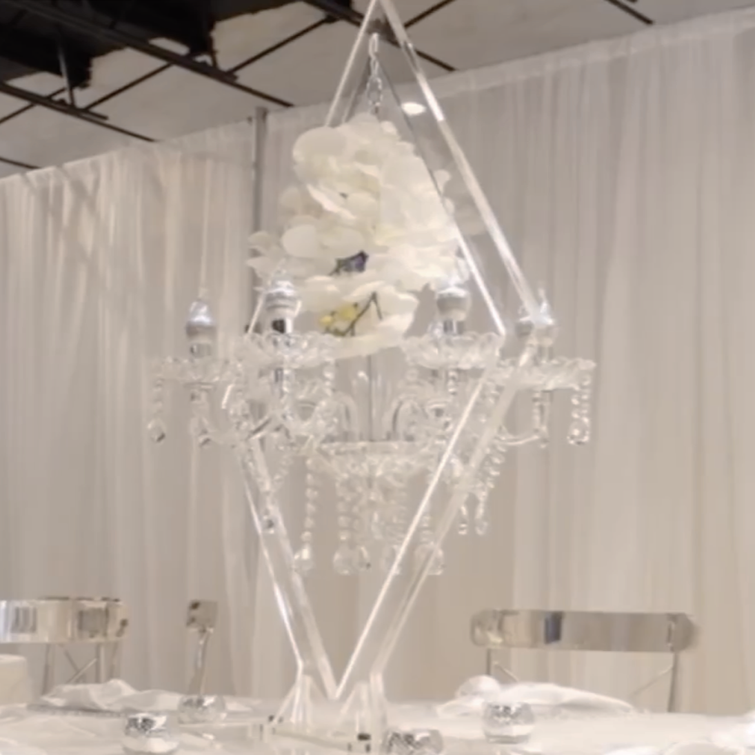 Diamond Chandelier Candelabra (Clear)