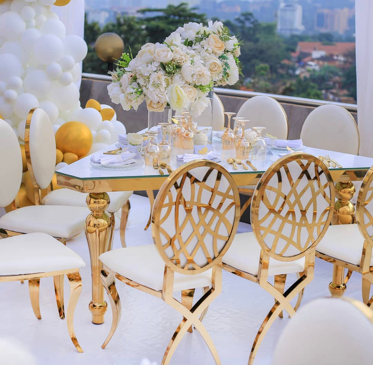 Vogue Triangular Table