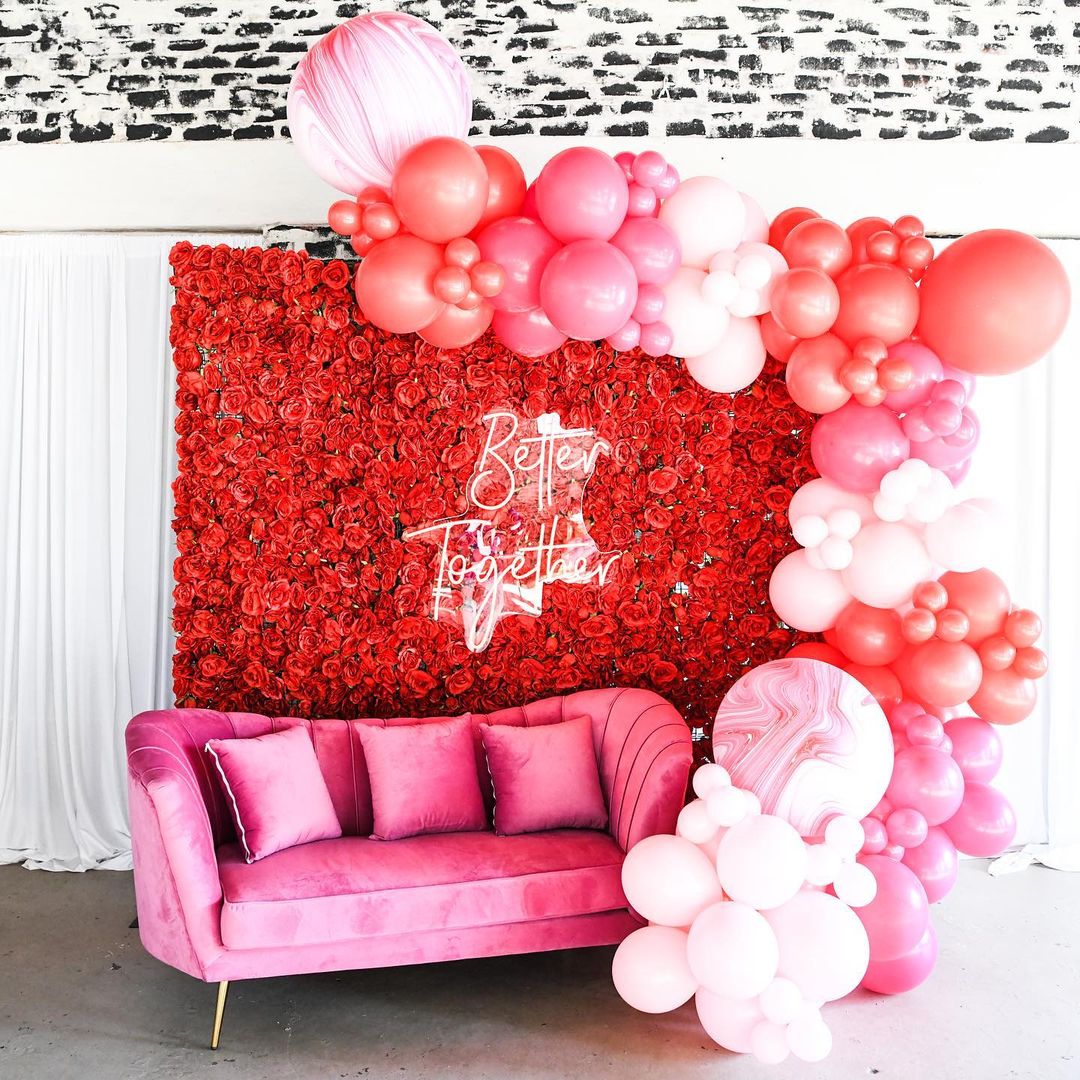 Sweetheart Sofa (Hot Pink)
